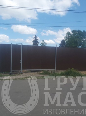 Ворота с приводом, калиткой и забором Ворота с приводом, калиткой и забором