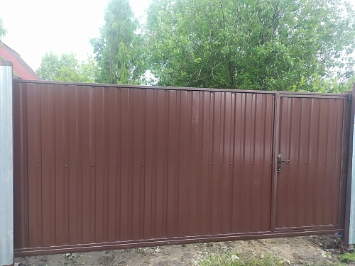 Ворота механика на винтовых столбах