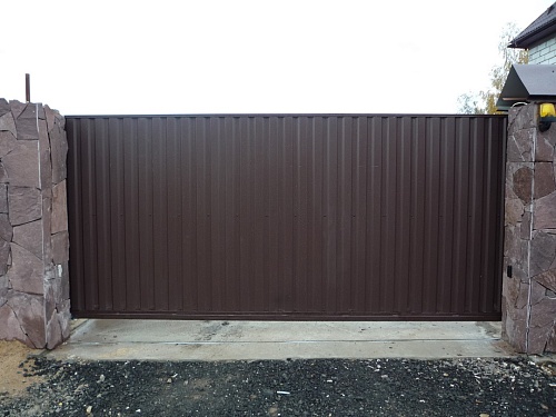 Ворота на каменных столбах