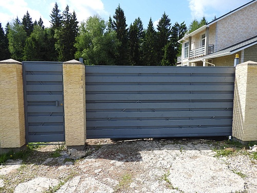 Ворота, обшитые деревом Ворота, обшитые деревом