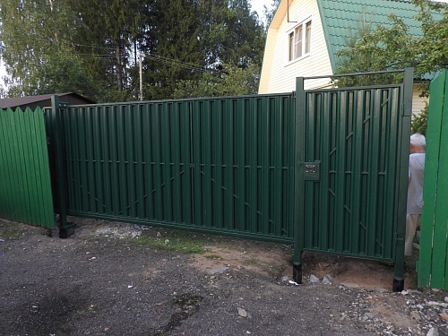 Ворота евроштакет с калиткой Ворота евроштакет с калиткой