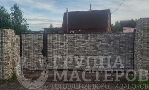 Ворота из профнастила с рисунком под камень для дома