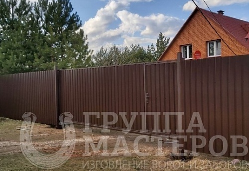 Ворота для дома из кирпича с автоматикой Ворота для дома из кирпича с автоматикой