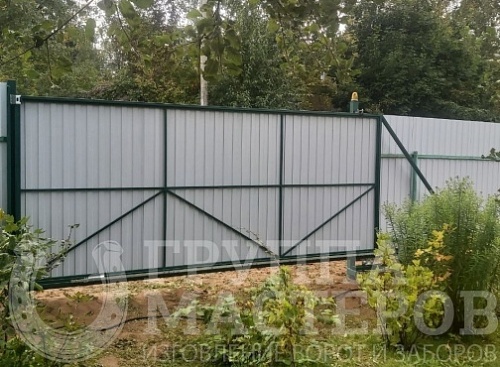 Ворота на винтовых сваях для дачного дома