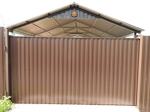 Ворота с навесом