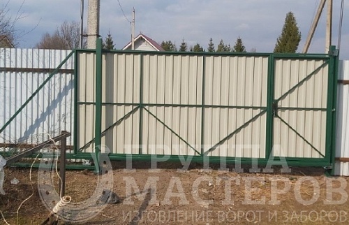 Ворота из профнастила на винтовых сваях Ворота из профнастила на винтовых сваях